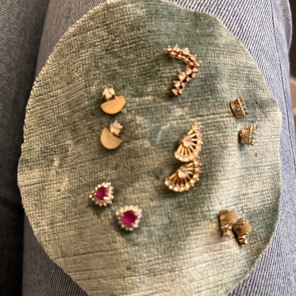 Anthropologie 6 earrings post set